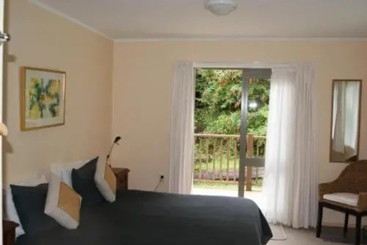 Mahana Lodge