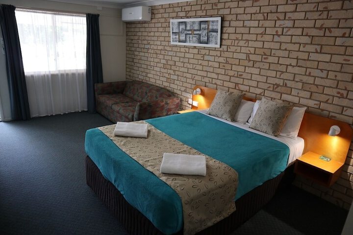 Room 3 of 12
