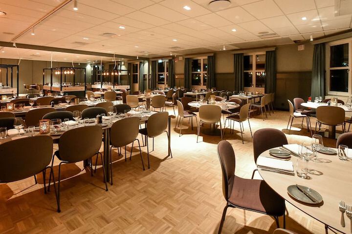 Dining 54 of 67