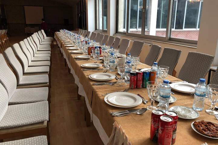 Dining 30 of 48