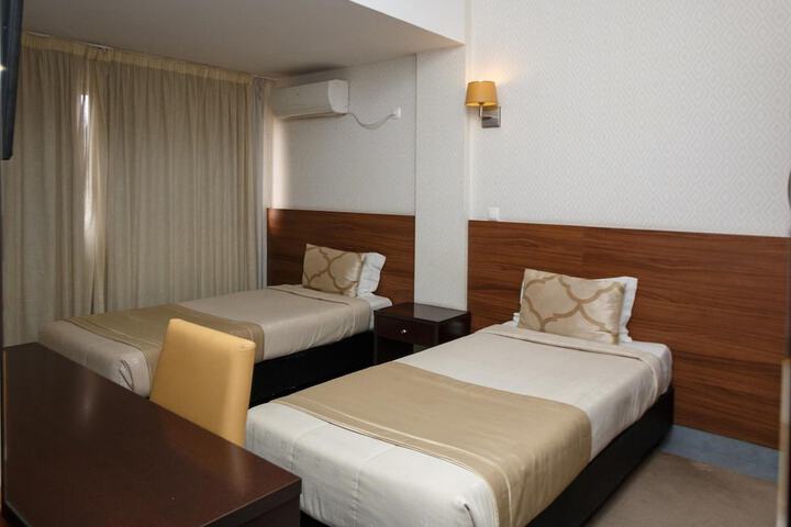 Room 9 of 34