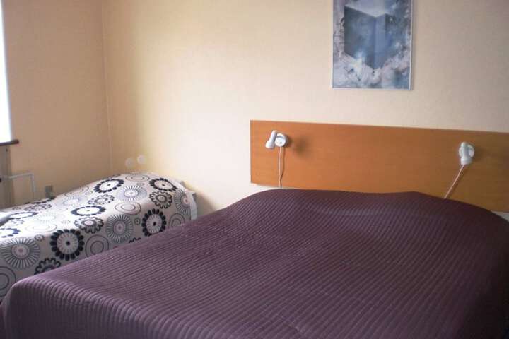 Room 8 of 34