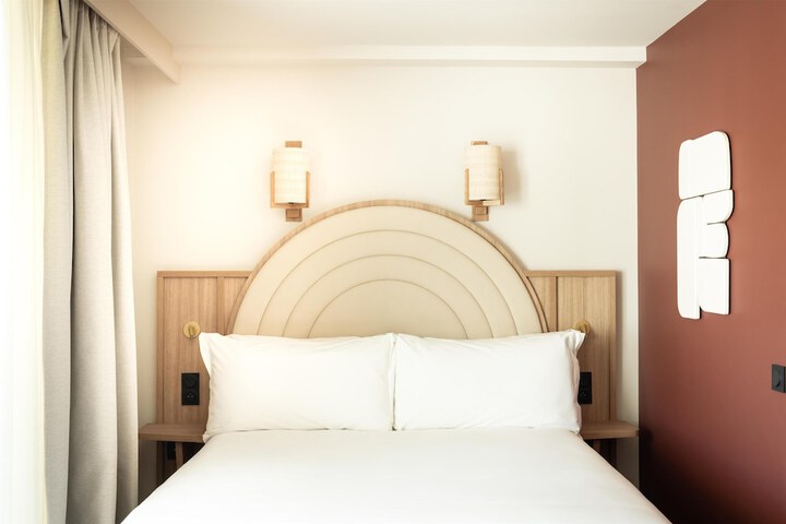 Room 8 of 39