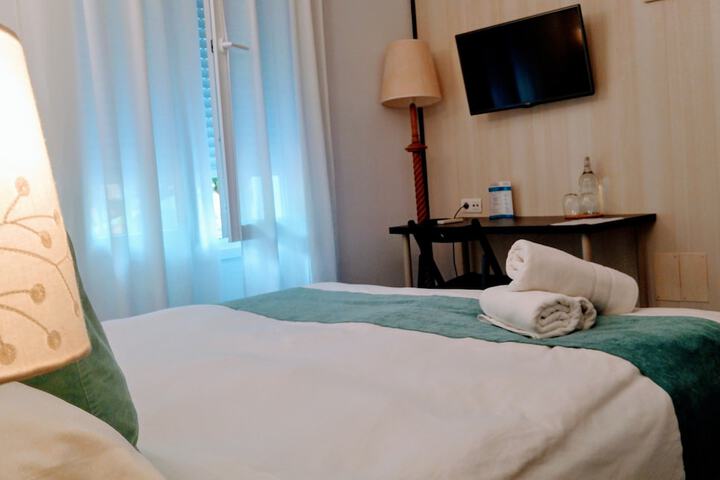 Room 12 of 70