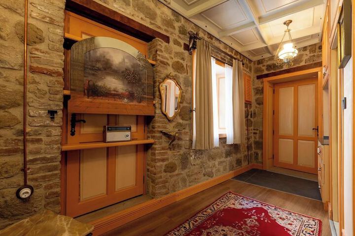 Room 25 of 154