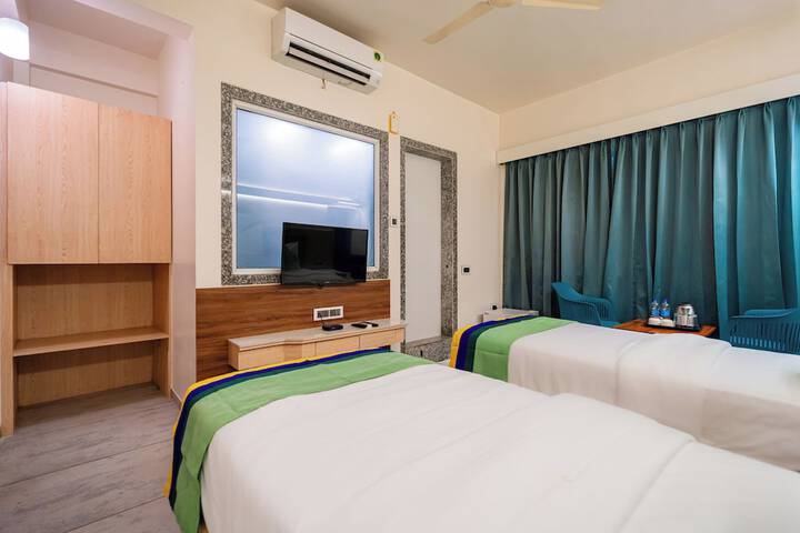 Room 28 of 53