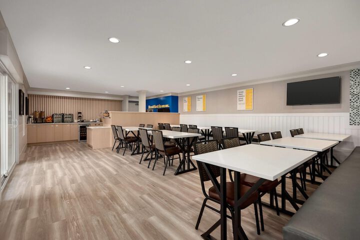 Breakfast/Coffee Service 58 of 69