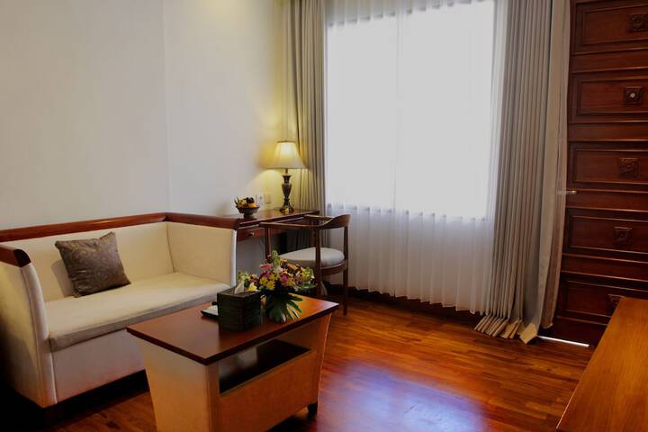 Room 27 of 83