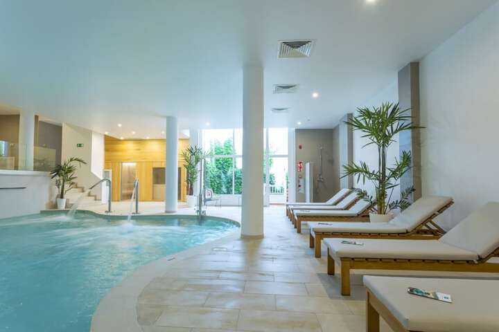 Pool 59 of 110