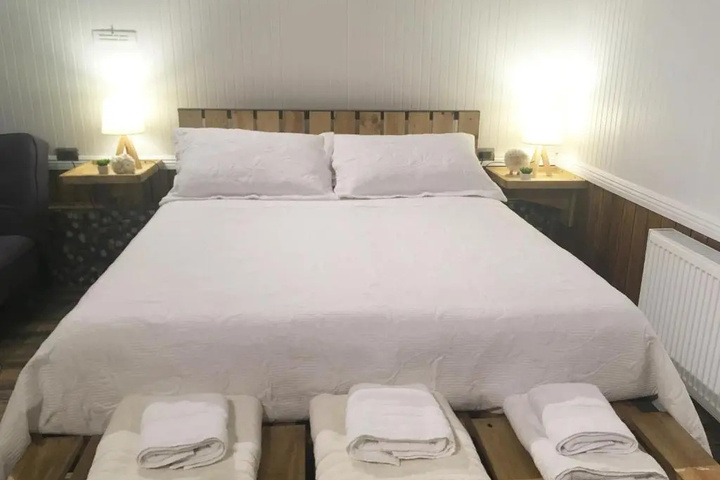 Room 4 of 20
