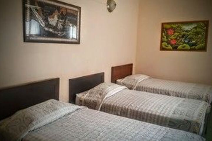 Room 8 of 28