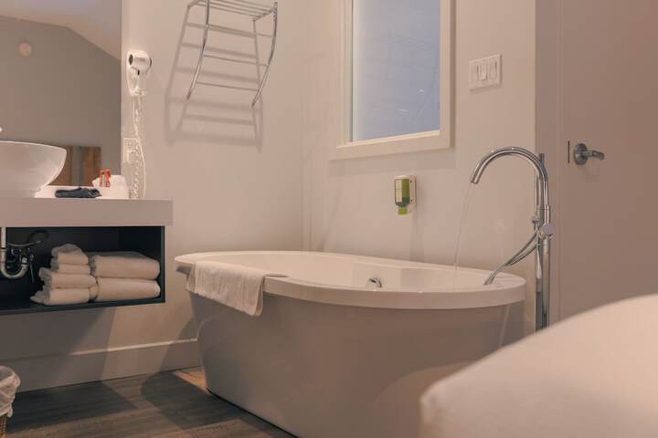 1 King Bed Accessible (6 of 27)