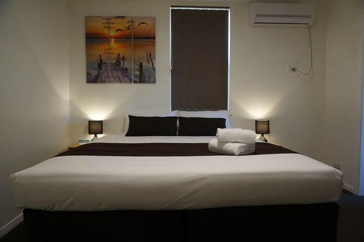 Room 5 of 73