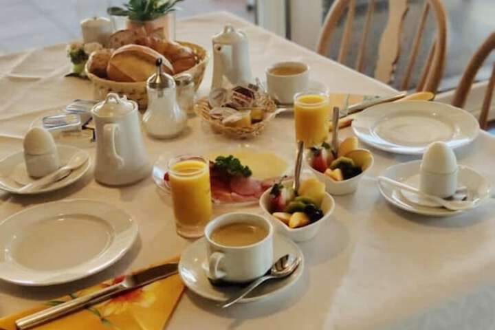 Breakfast/Coffee Service 64 of 95