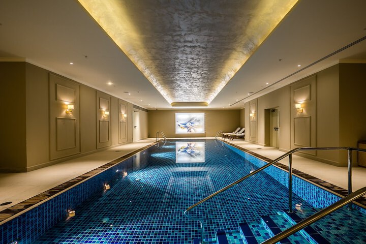 Pool Hotel