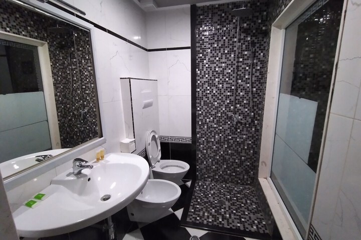 Room 12 of 15