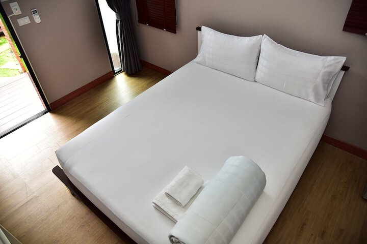 Room 10 of 33