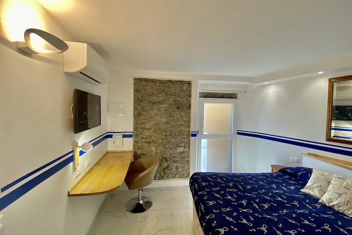 Room 36 of 190