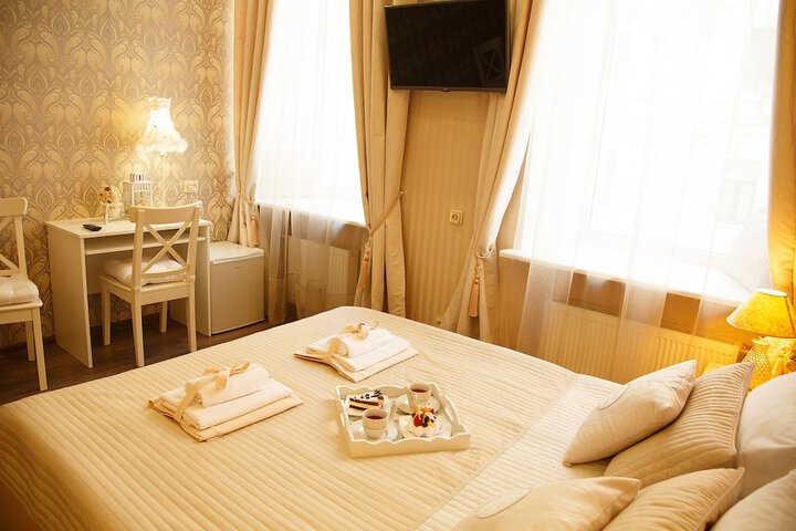 Room 15 of 42