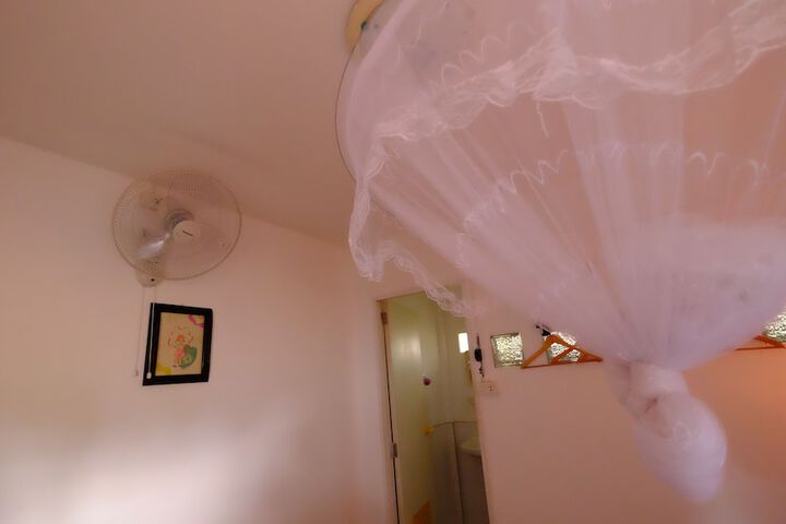 Room 12 of 22