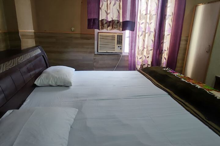 Room 37 of 69