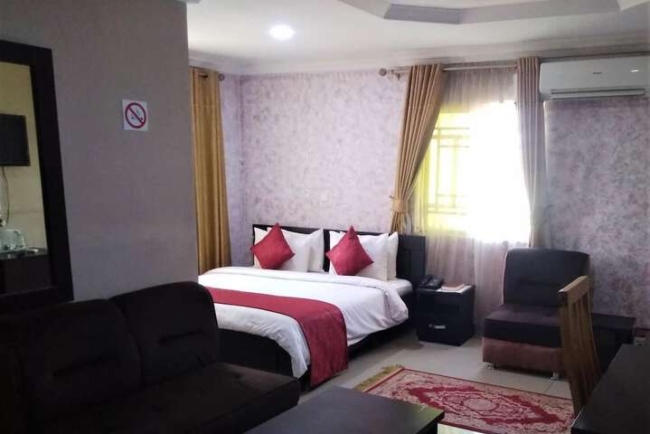 Room 16 of 44