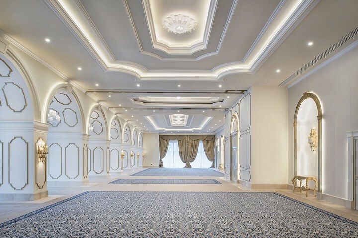 Ballroom/Hall 69 of 74