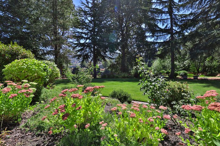 Hotel Exterior 52 of 60