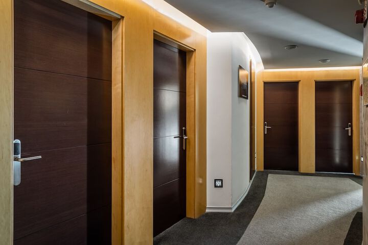 Ballroom/Hall 34 of 44