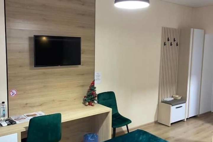 Room 9 of 27