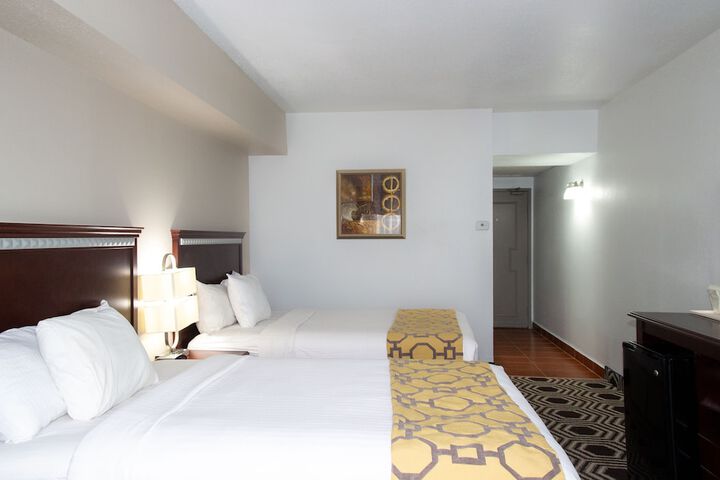 2 Double Beds (1 of 8)