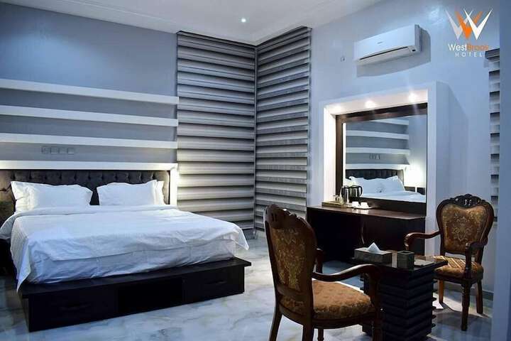 Room 2 of 29