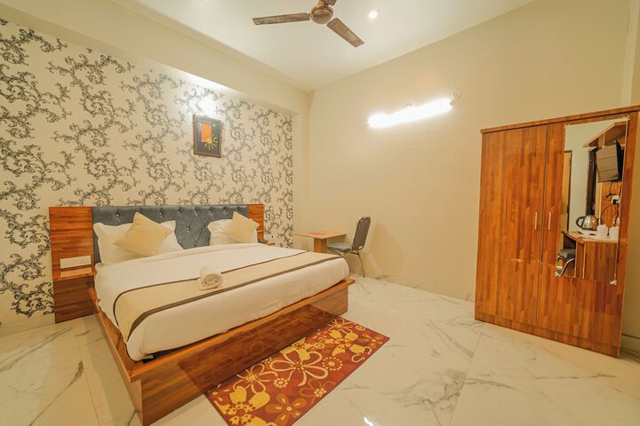 Room 2 of 13