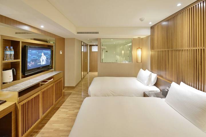 Room 6 of 48