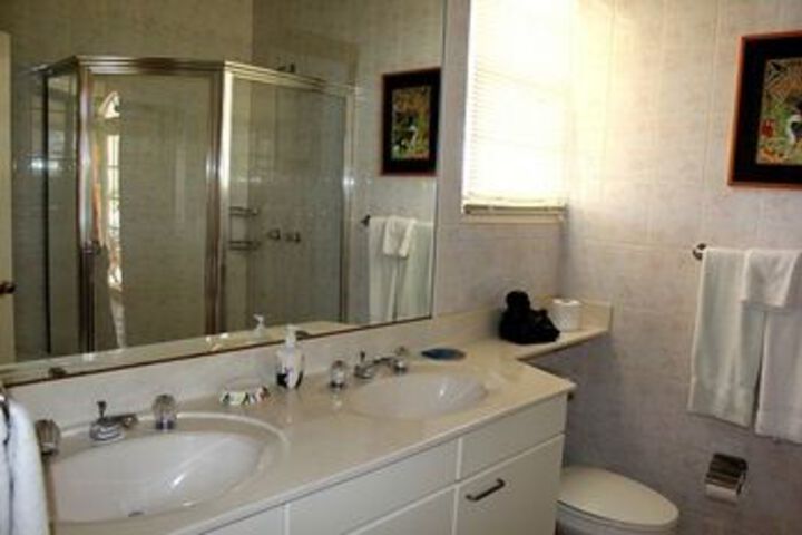 Room 12 of 181