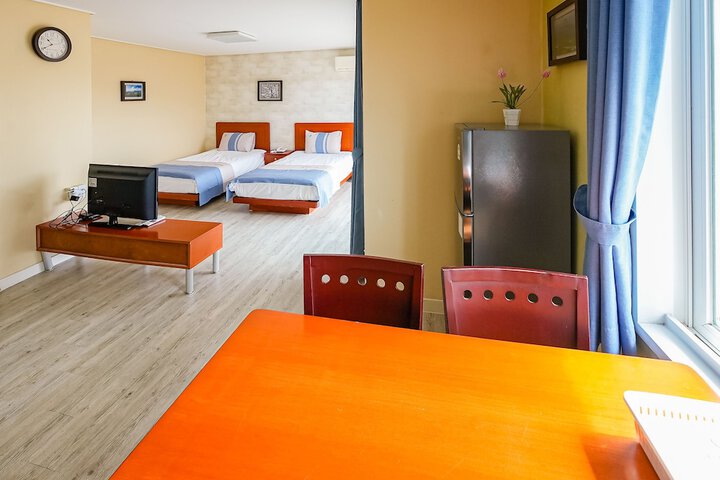 Room 8 of 73