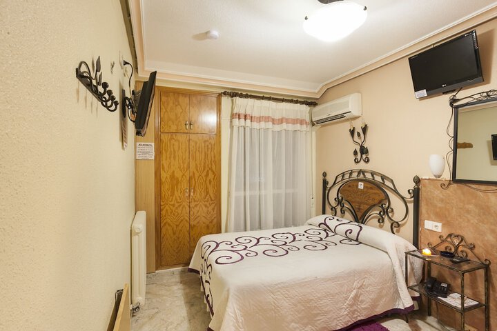 Room 2 of 23