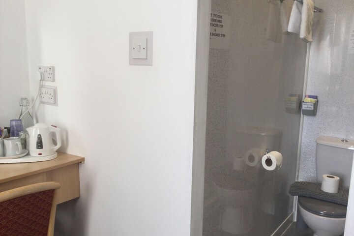 Room 115 of 170