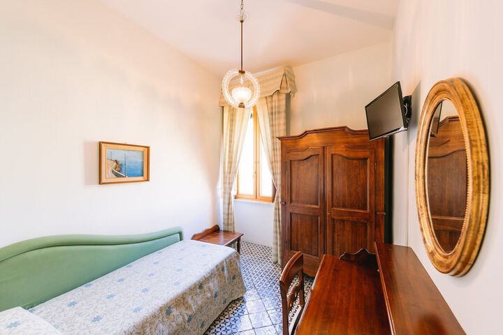 Room 7 of 15