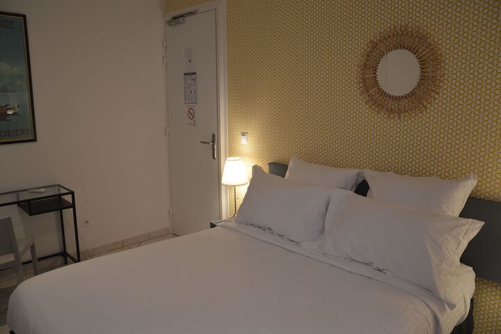 Room 5 of 28