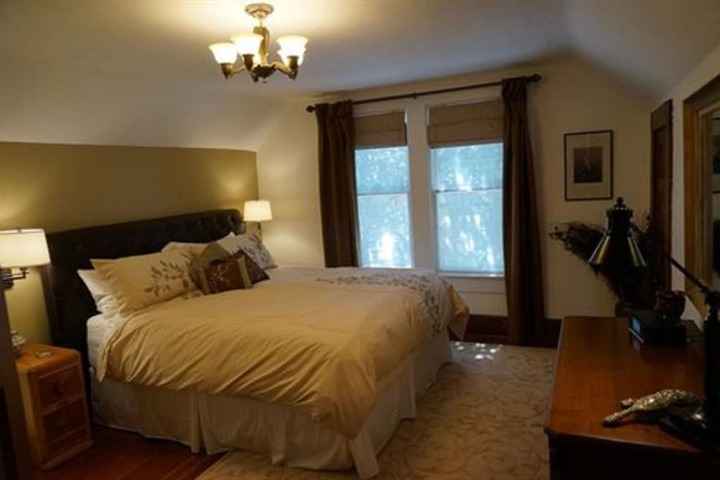 Room 2 of 41