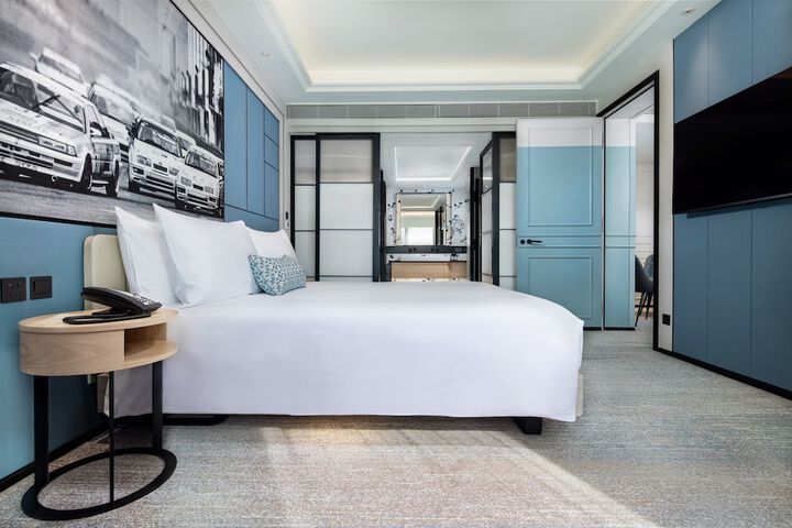 Room 3 of 32