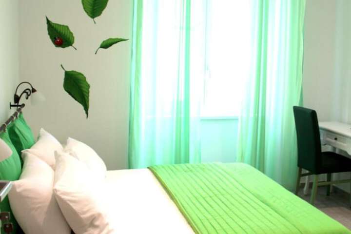 Room 4 of 22