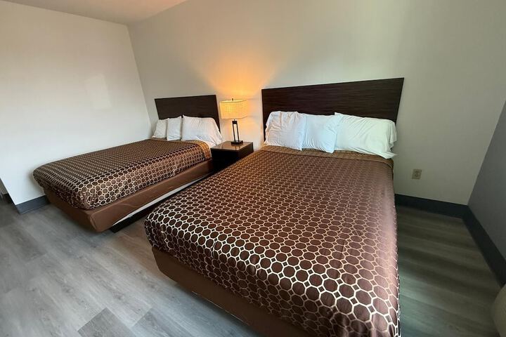 Room 4 of 39