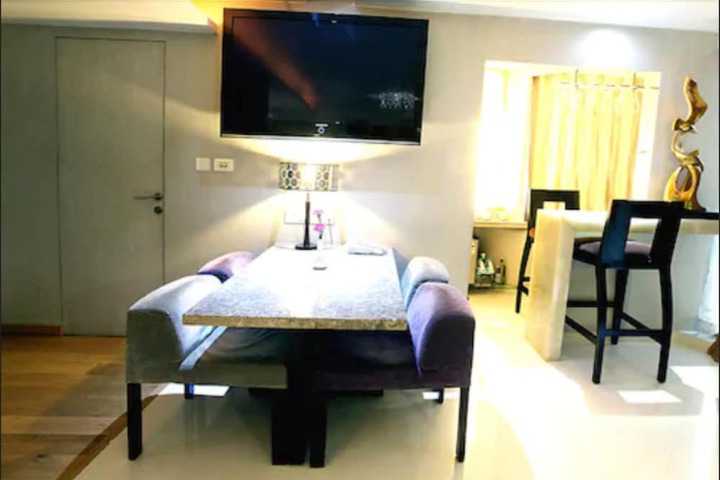 Room 16 of 35