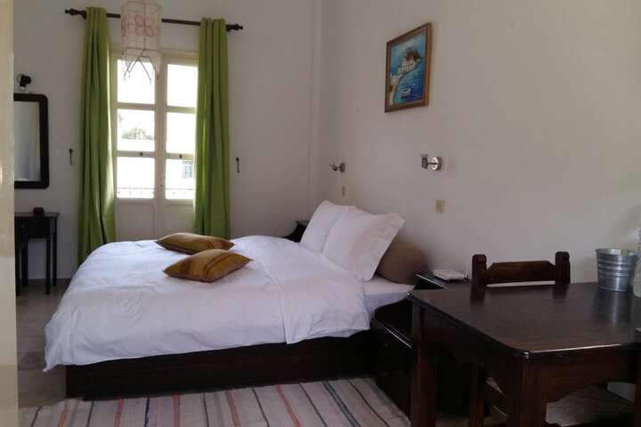 Room 8 of 33