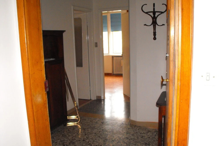 Room 7 of 10
