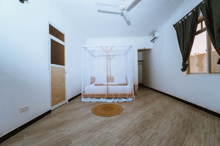 Room 5 of 26