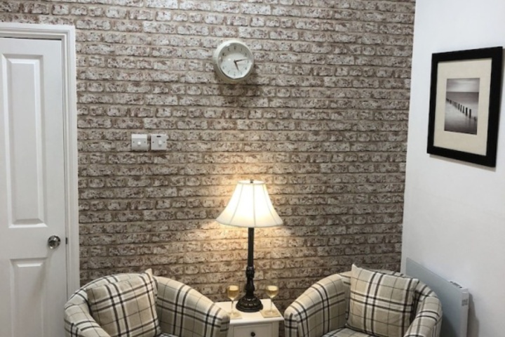Room 5 of 11