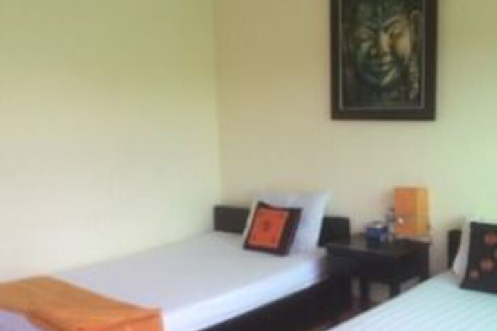 Room 32 of 40